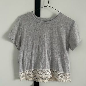 🎉2 for $15🎉 Cropped Abercrombie and Fitch T-shirt